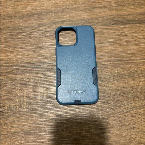 iPhone 13 Pro Max accessories! Screen and camera protector, multiple cases - Picture 10 of 10